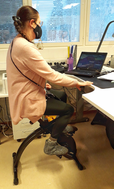 Kuntopyöräpenkki toimistokäytössä.