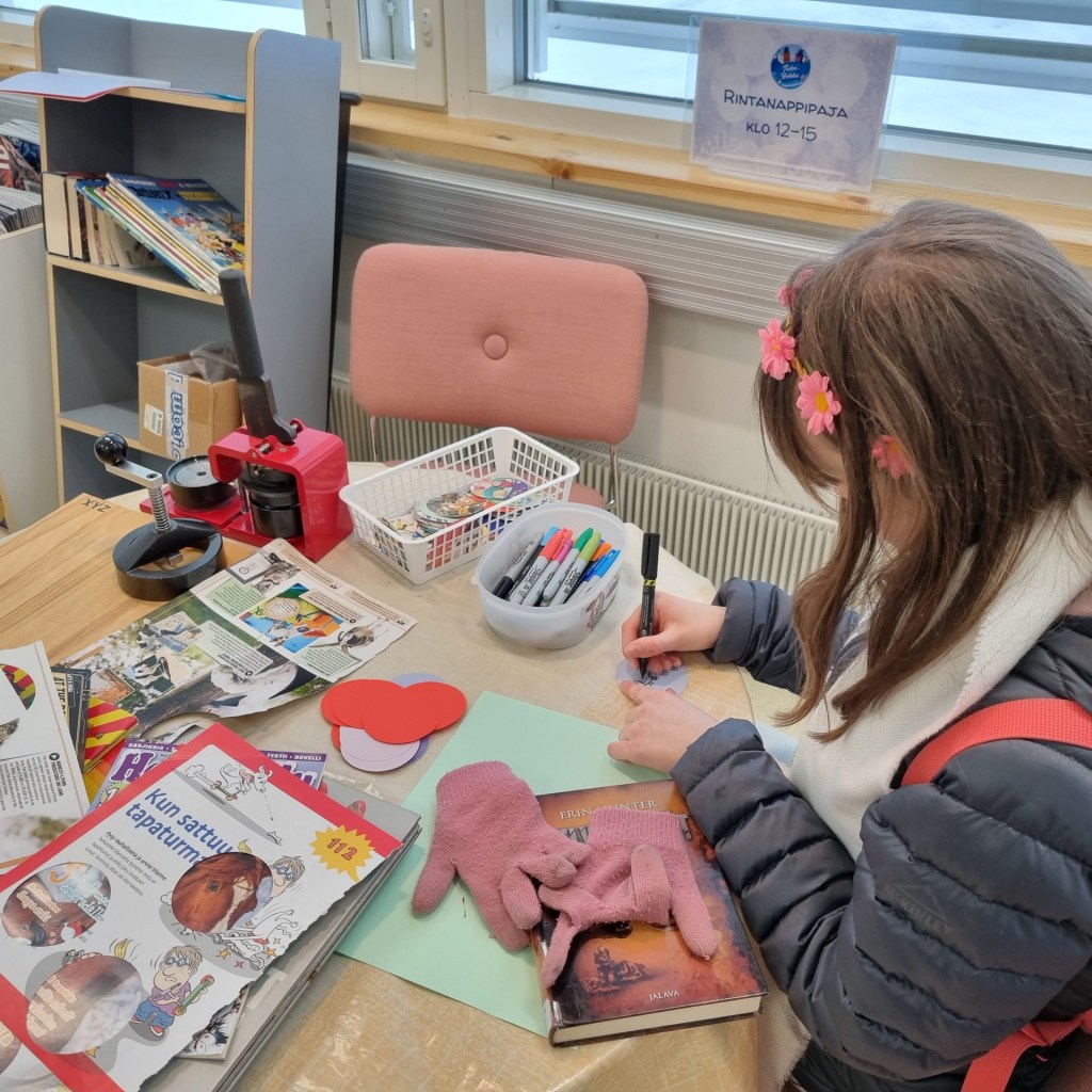 Talvilomaviikon rintanappipaja